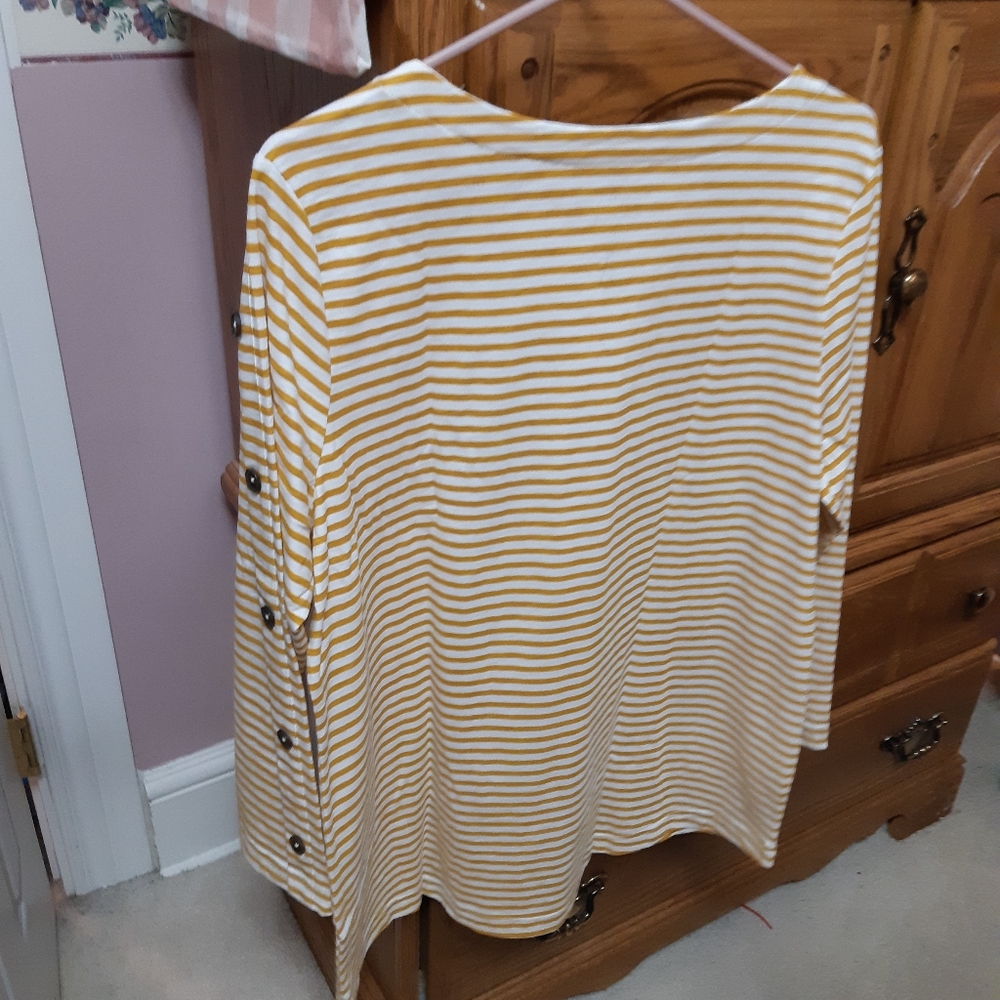 3/$30 Croft & Barrow Top